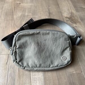 lululemon athletica green belt bag